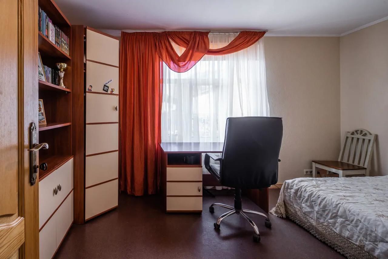 Проживание в семье Room in a Private House 5 min from Airport Riga Рига-4